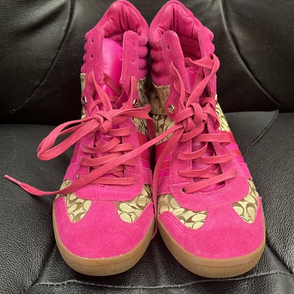 Coach Wedge Sneaker Bootie Women's 7M Pink Suede Signature Logo Y2K Sporty. - Picture 2 of 7
